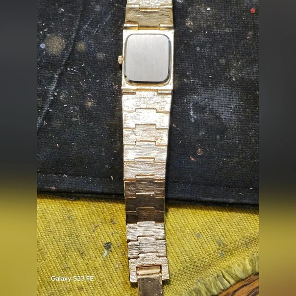 VINTAGE Trophy Golden Nugget Ladies watch main image 7